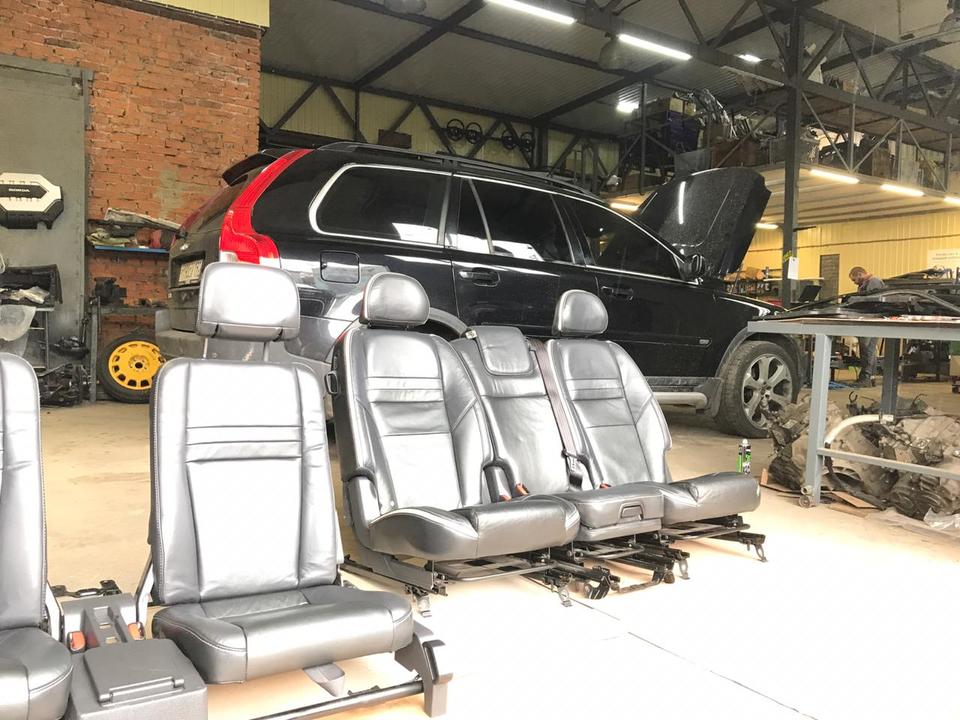 Установка салона R-Design на Volvo XC90
