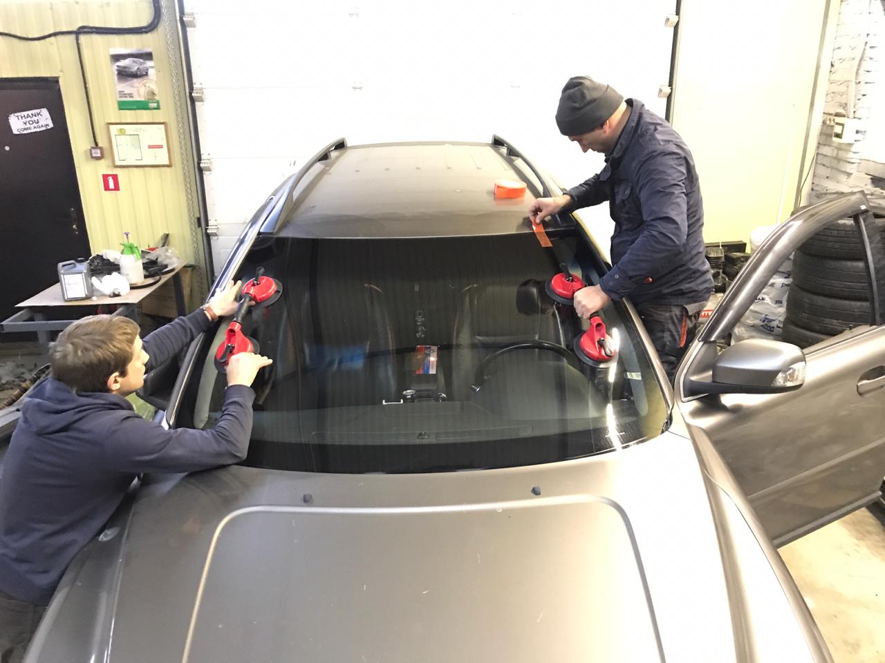 Замена лобового стекла на Volvo XC90